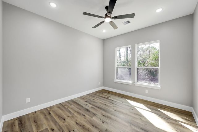 135 Wick Willow Road, Montgomery, TX 77356