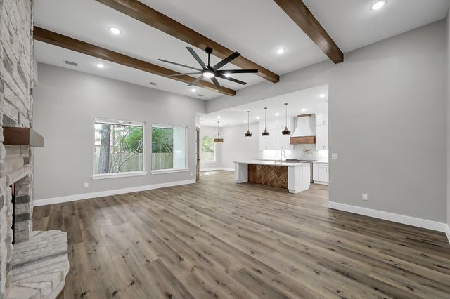 135 Wick Willow Road, Montgomery, TX 77356