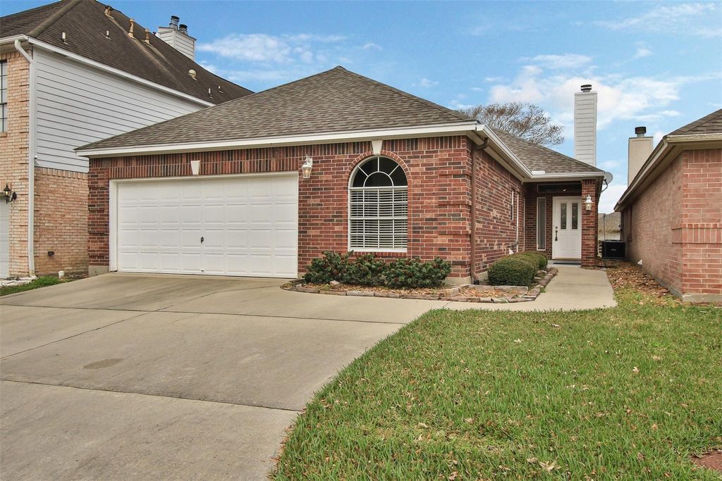 171 April Cove, Conroe, TX 77356