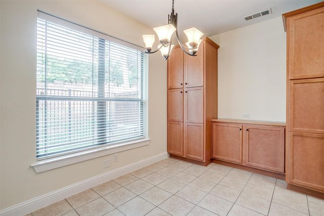 942 Brook Forest Lane, Euless, TX 76039