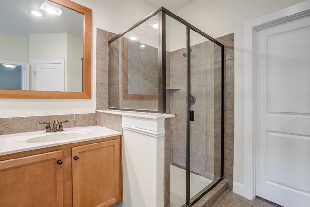 942 Brook Forest Lane, Euless, TX 76039
