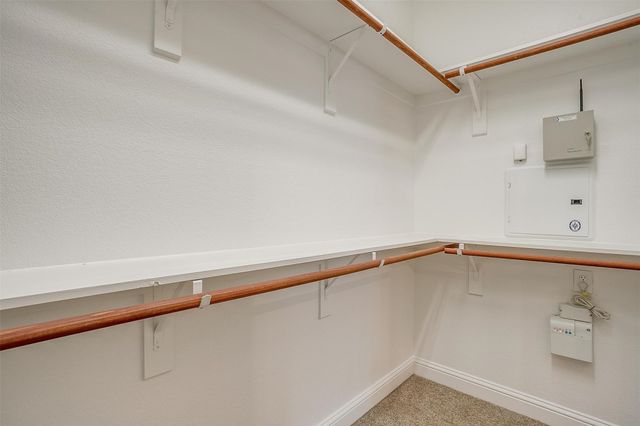 942 Brook Forest Lane, Euless, TX 76039