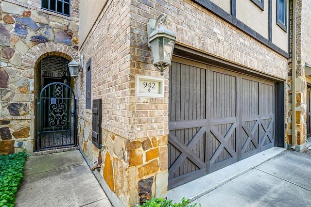 942 Brook Forest Lane, Euless, TX 76039