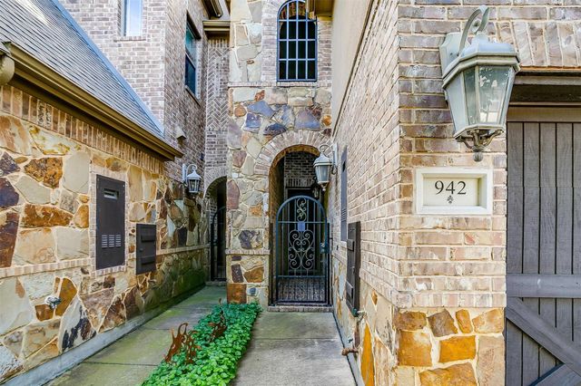 942 Brook Forest Lane, Euless, TX 76039