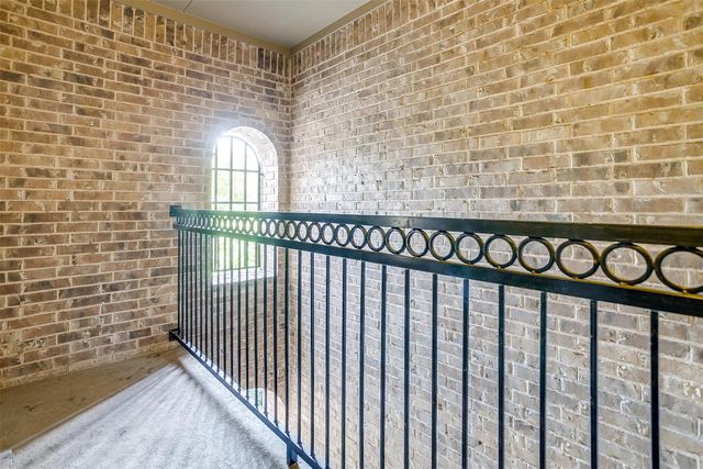 942 Brook Forest Lane, Euless, TX 76039