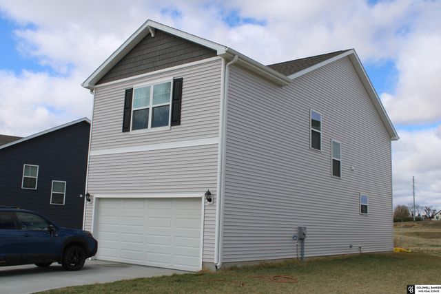 9306 Reynolds Street, Omaha, NE 68122