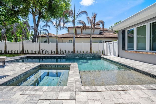105 PINE STREET, Windermere, FL 34786