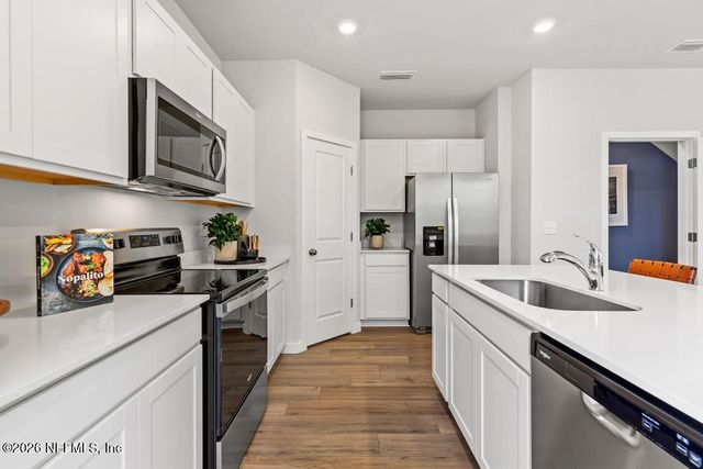 10737 WATERFIELD Road, Jacksonville, FL 32210