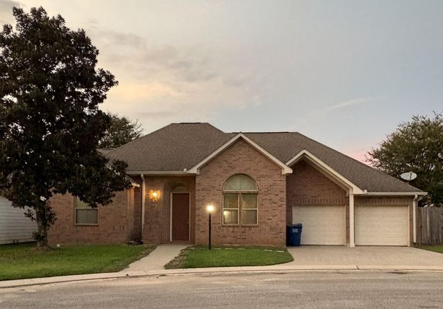 104 Sunset Court, Livingston, TX 77351
