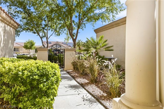 8929 Mountain Gate Drive, Las Vegas, NV 89134