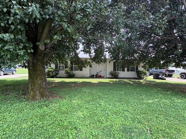 909 Cumberland St, Decherd, TN 37324