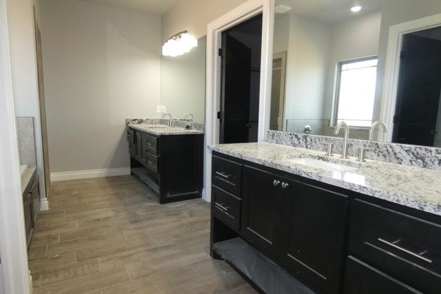 12568 Pinnacle Ln, Elgin, OK 73538