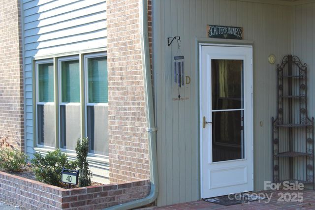 44 Jervey Road 4D, Tryon, NC 28782