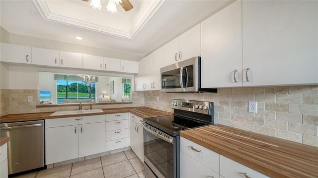 8755 OLDE HICKORY AVENUE 7101, Sarasota, FL 34238
