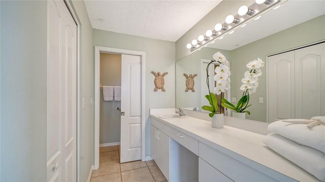 8755 OLDE HICKORY AVENUE 7101, Sarasota, FL 34238