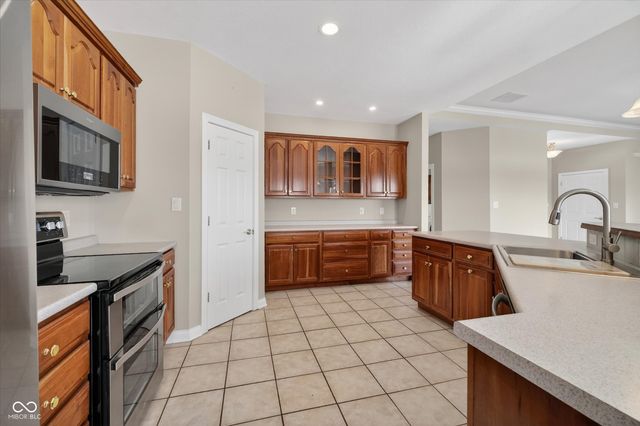 5268 Oakbrook Drive, Plainfield, IN 46168