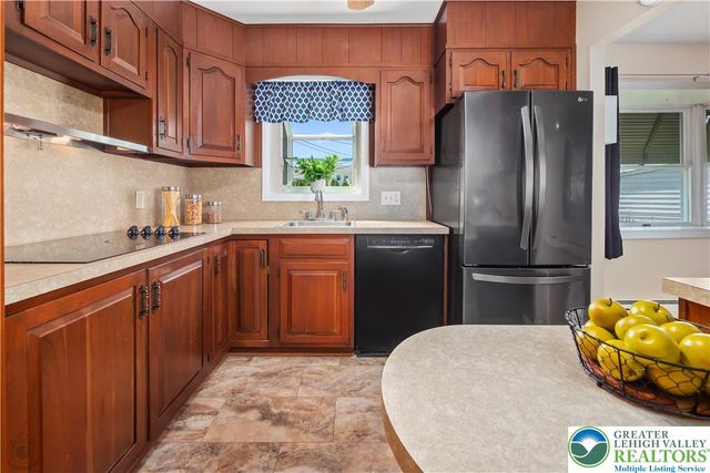 1835 Pinehurst Road, Bethlehem City, PA 18018