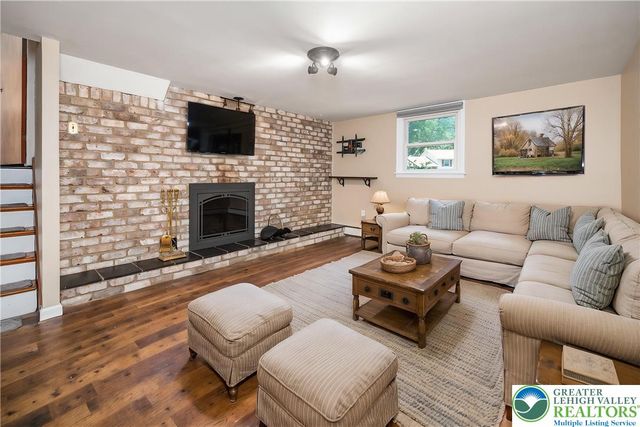 1835 Pinehurst Road, Bethlehem City, PA 18018