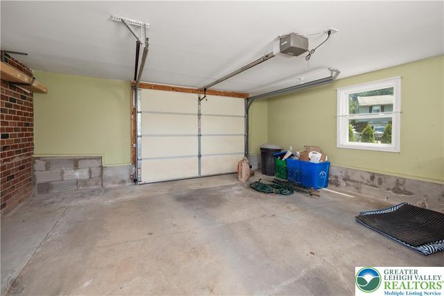 1835 Pinehurst Road, Bethlehem City, PA 18018