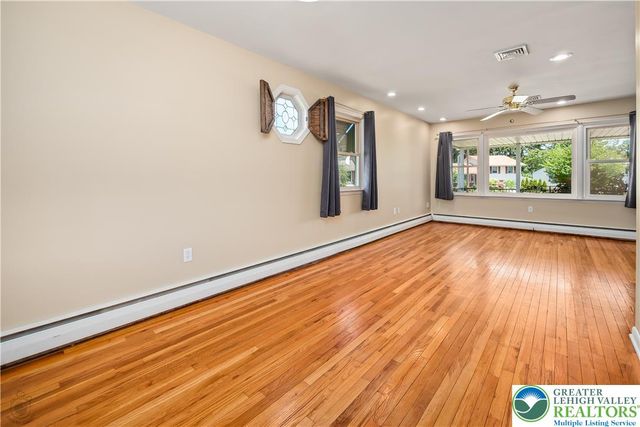 1835 Pinehurst Road, Bethlehem City, PA 18018