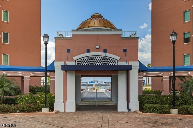 2743 1st ST 904, Fort Myers, FL 33916