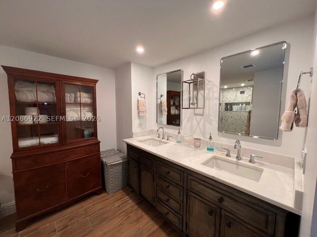 7840 SW 86th St 22, Miami, FL 33143