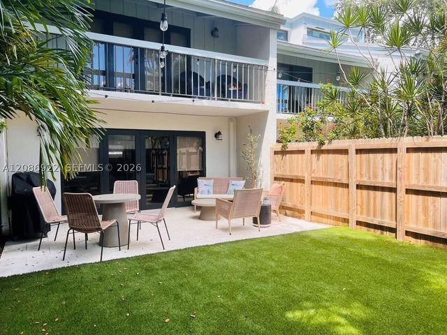 7840 SW 86th St 22, Miami, FL 33143