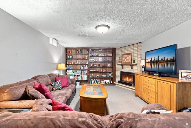 1925 Strong Avenue, Manhattan, KS 66502