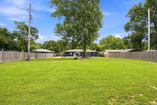 1925 Strong Avenue, Manhattan, KS 66502