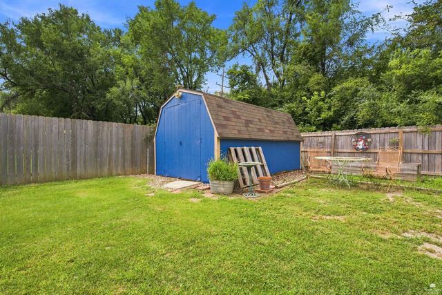 1925 Strong Avenue, Manhattan, KS 66502