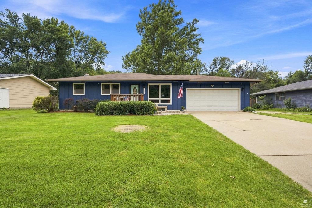 1925 Strong Avenue, Manhattan, KS 66502