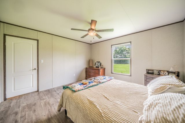 460 County Road 1260, Savoy, TX 75479