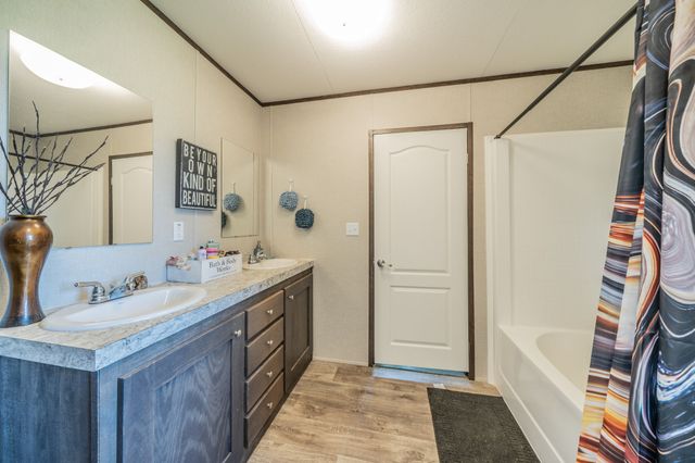 460 County Road 1260, Savoy, TX 75479