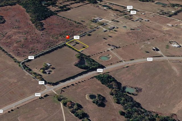 460 County Road 1260, Savoy, TX 75479