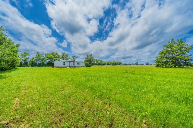 460 County Road 1260, Savoy, TX 75479