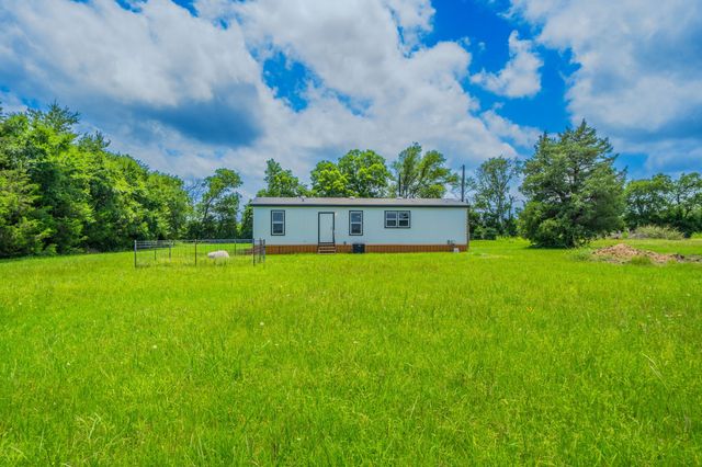 460 County Road 1260, Savoy, TX 75479