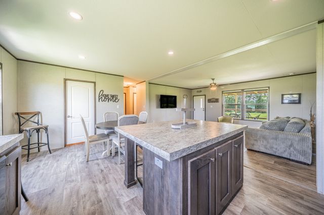 460 County Road 1260, Savoy, TX 75479