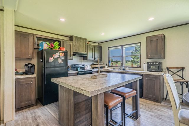 460 County Road 1260, Savoy, TX 75479