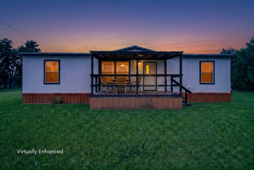 460 County Road 1260, Savoy, TX 75479