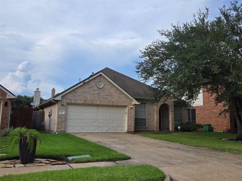 1402 Noble Glen Drive, Fresno, TX 77545
