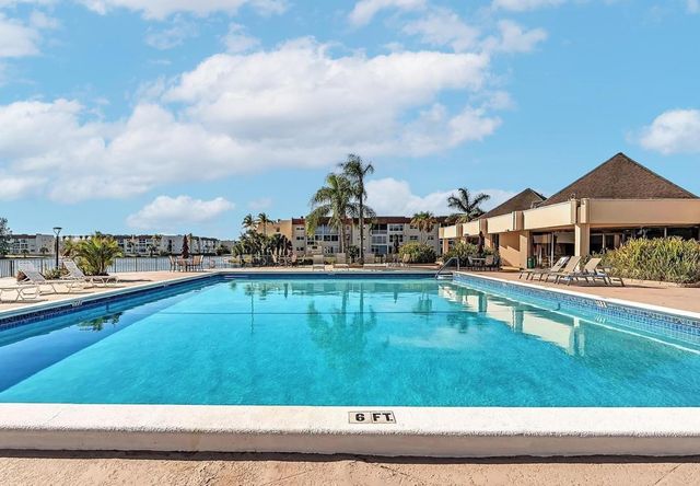 8000 Sunrise Lakes Drive E 112, Sunrise, FL 33322