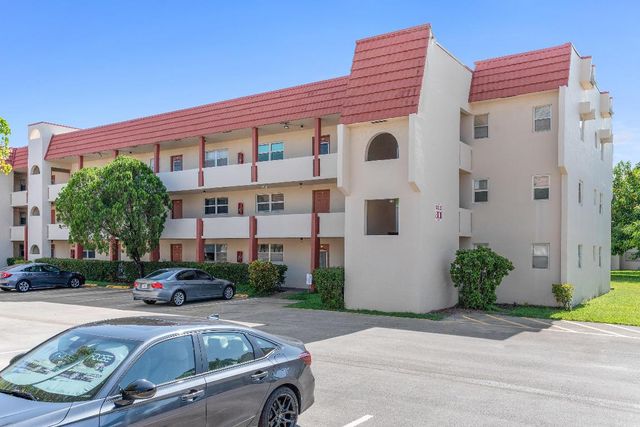 8000 Sunrise Lakes Drive E 112, Sunrise, FL 33322