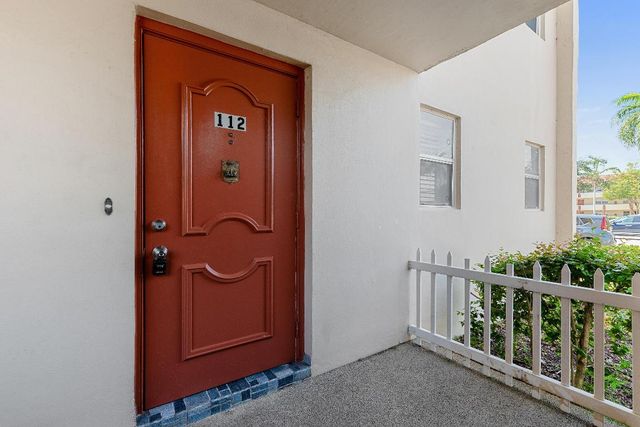 8000 Sunrise Lakes Drive E 112, Sunrise, FL 33322