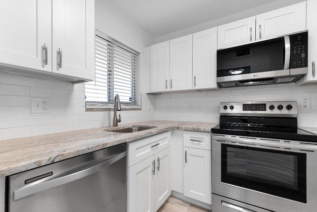 8000 Sunrise Lakes Drive E 112, Sunrise, FL 33322