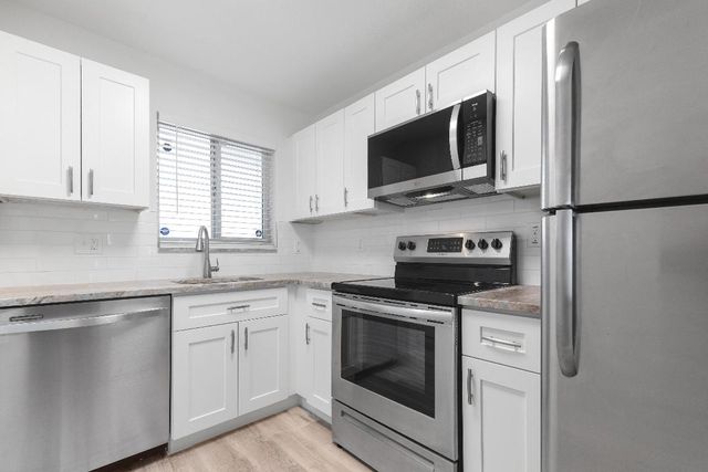 8000 Sunrise Lakes Drive E 112, Sunrise, FL 33322