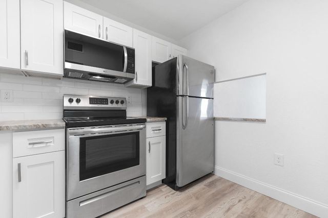 8000 Sunrise Lakes Drive E 112, Sunrise, FL 33322