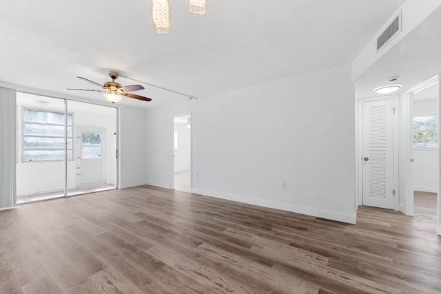 8000 Sunrise Lakes Drive E 112, Sunrise, FL 33322