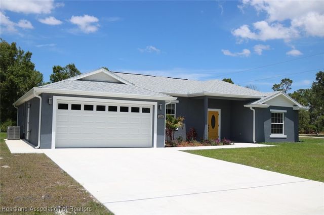 216 Grenada Street NE, Lake Placid, FL 33852