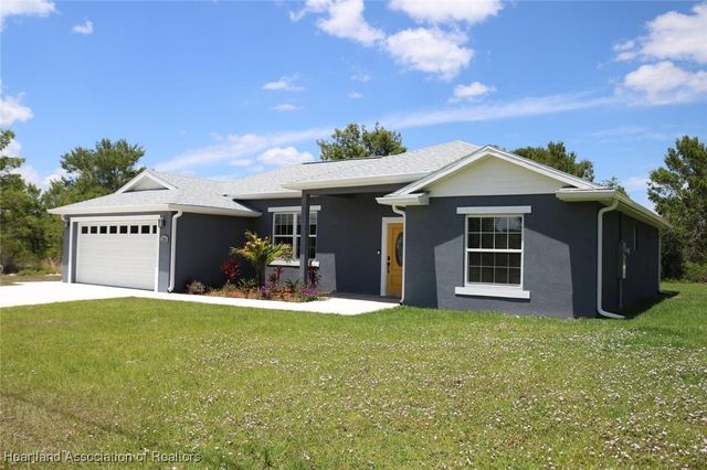 216 Grenada Street NE, Lake Placid, FL 33852