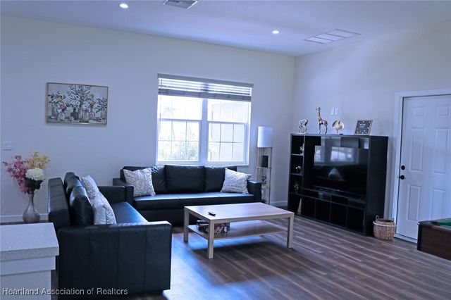 216 Grenada Street NE, Lake Placid, FL 33852